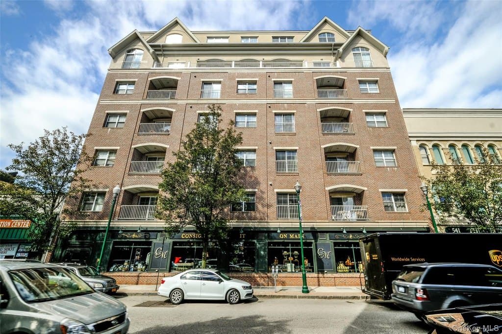 543 Main St Apt 402