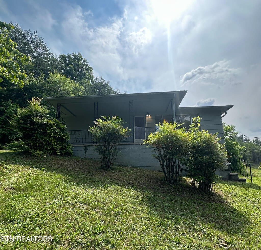 9121 Chapman Hwy