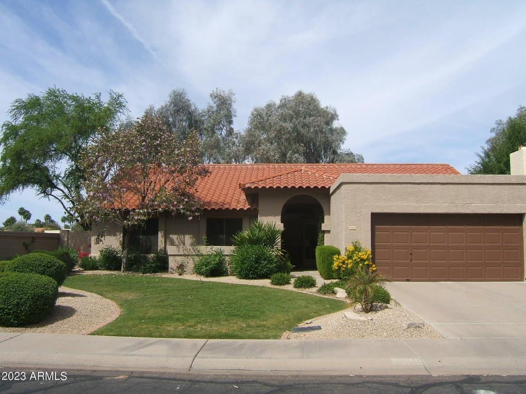 9210 N 104th Pl
