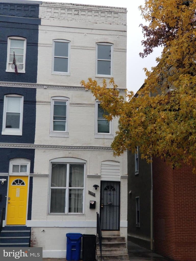 1624 W Lexington St