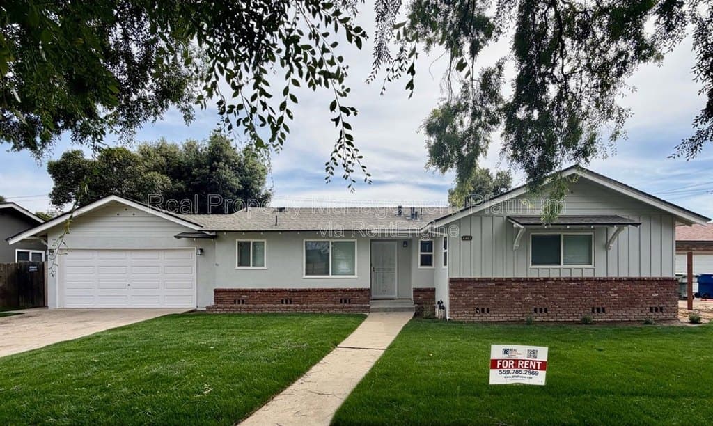 4467 N Van Dyke Ave