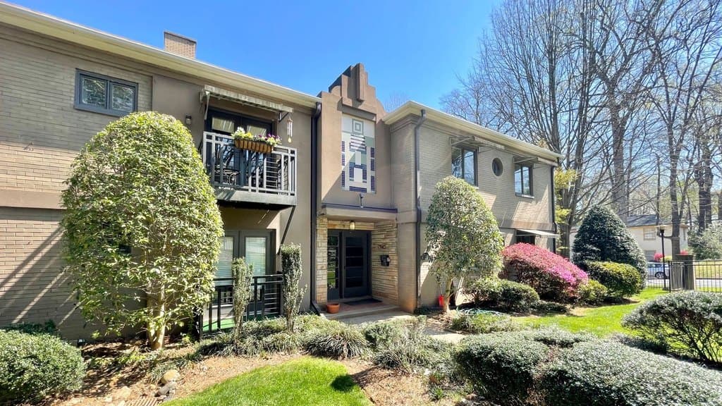 227 N Dotger Ave Apt E15