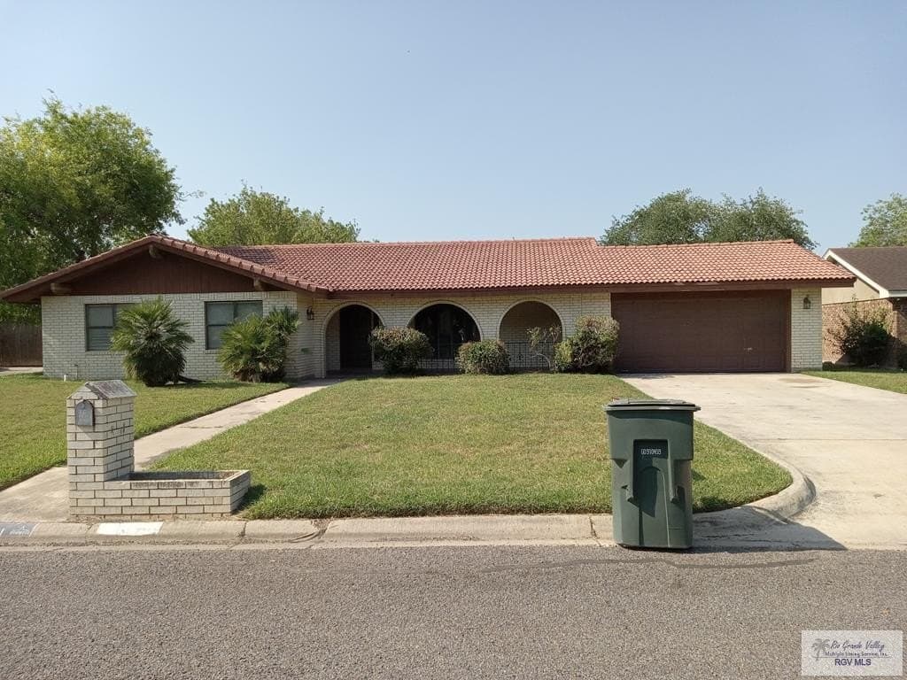 2821 Lotus Dr