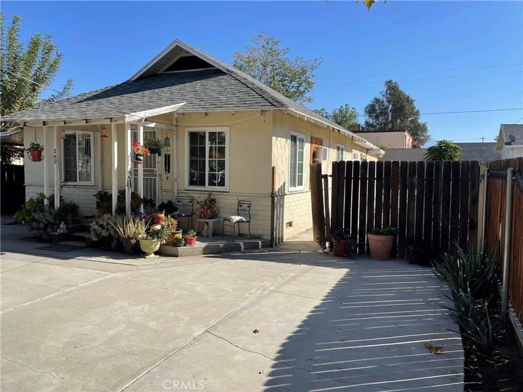 240 N Alessandro St