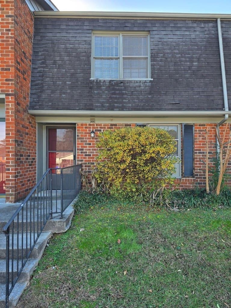 1959 Meadowbrook Cir NW