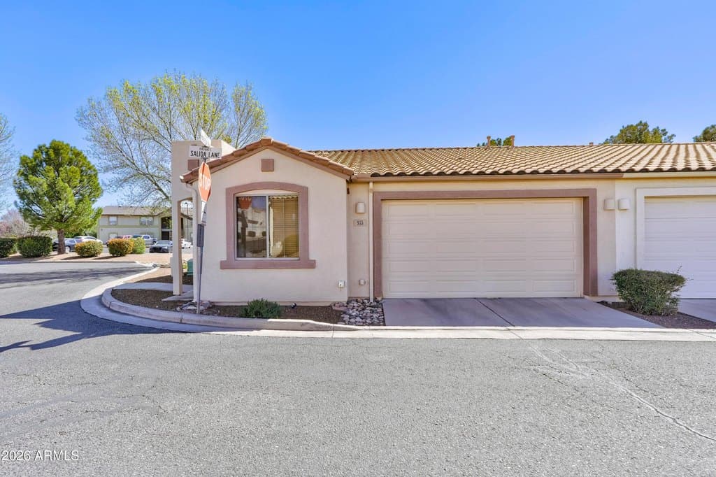 935 Salida Ln