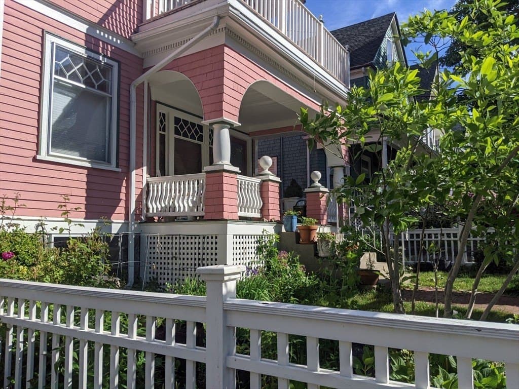 6 Fairview St Unit 1