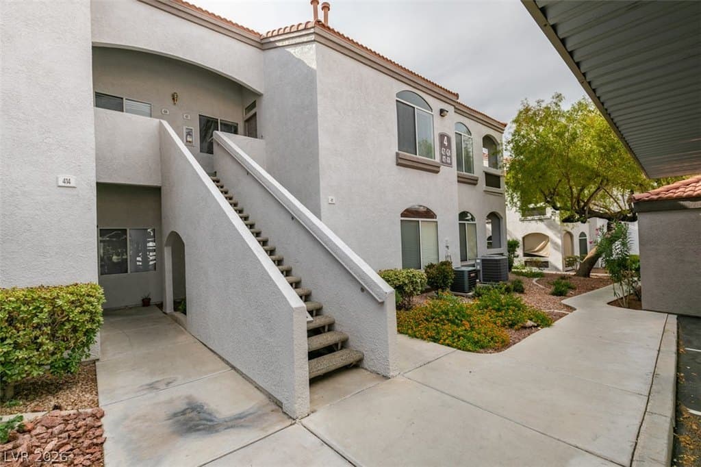700 Carnegie St Apt 421
