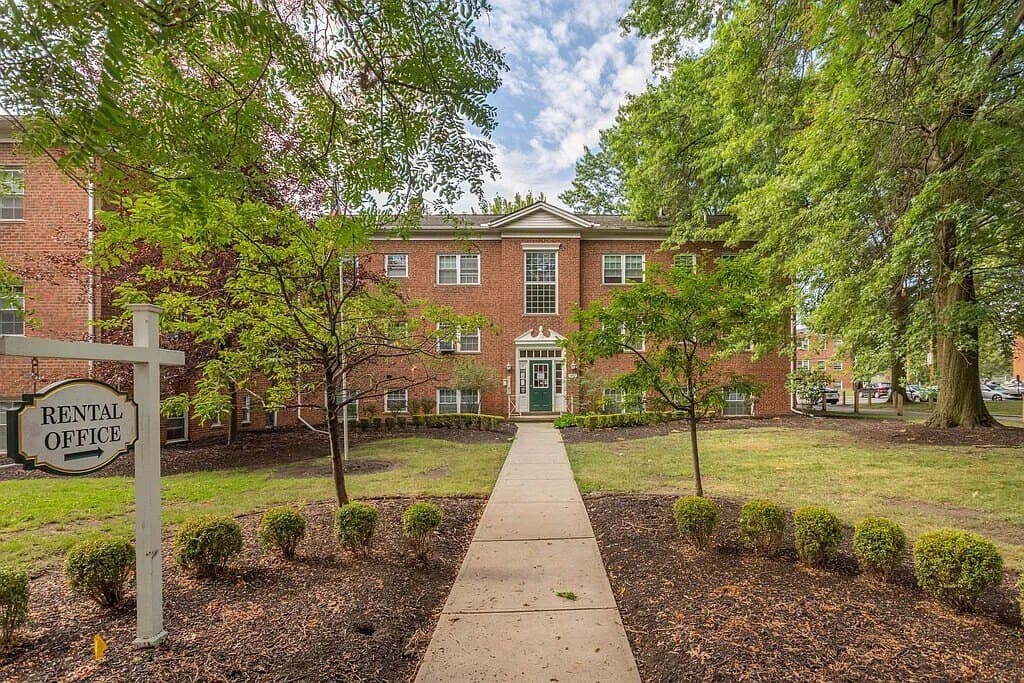 Broadview Gardens Apartments