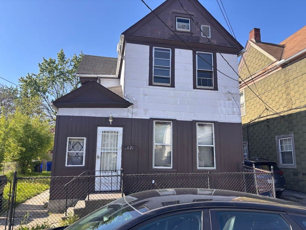 3621 SACKETT AVE
