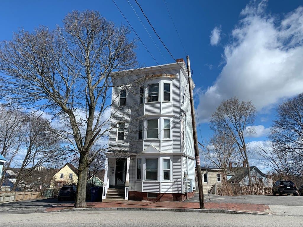 851 Congress Street