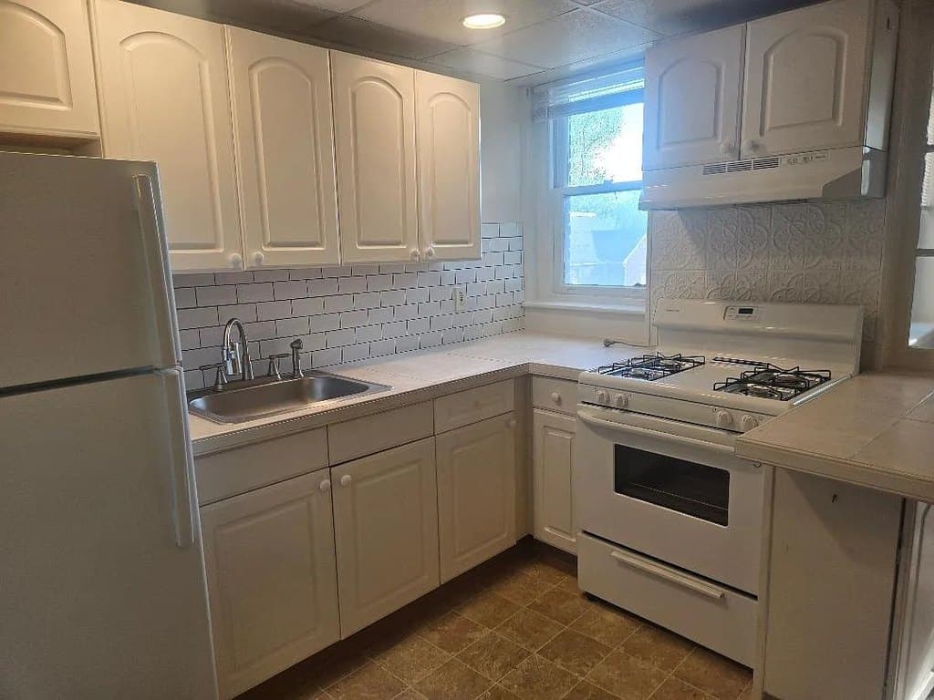 Drexel Court Apartments