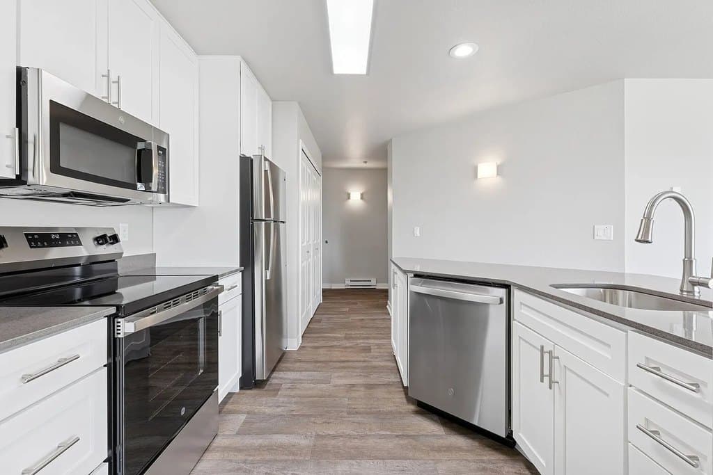 Sunset Summit Apartments