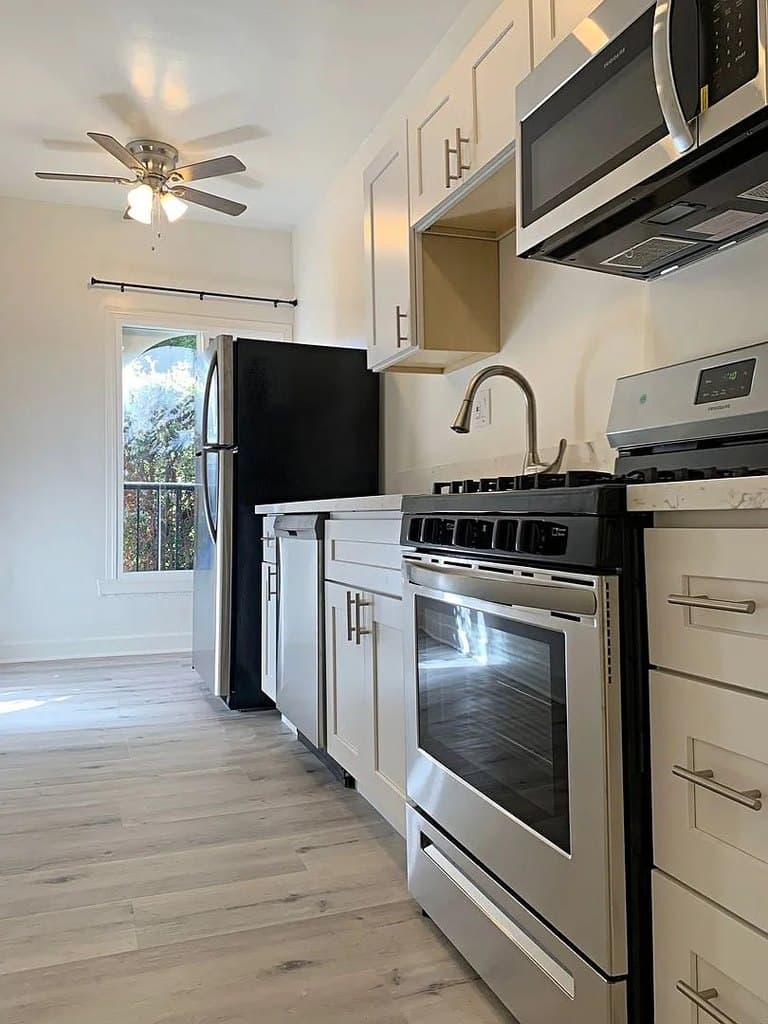 1623 N Mariposa