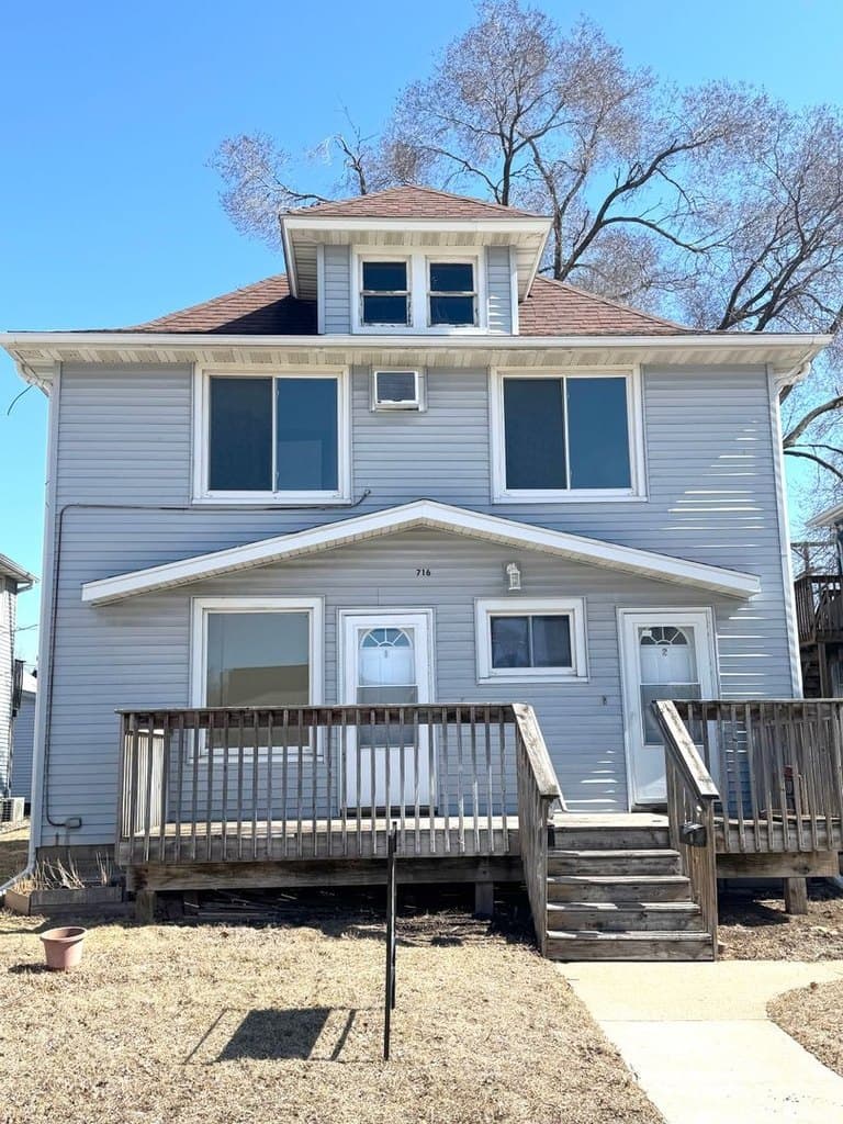 716 North Broadway Avenue