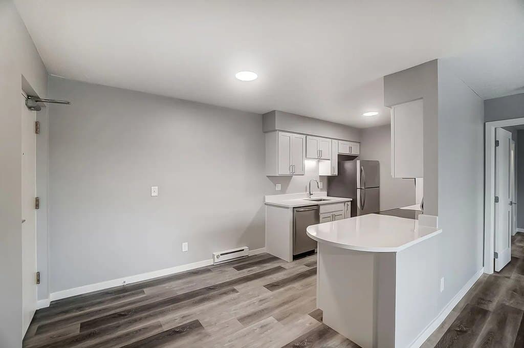 Chardon Place Apartments and Townhomes