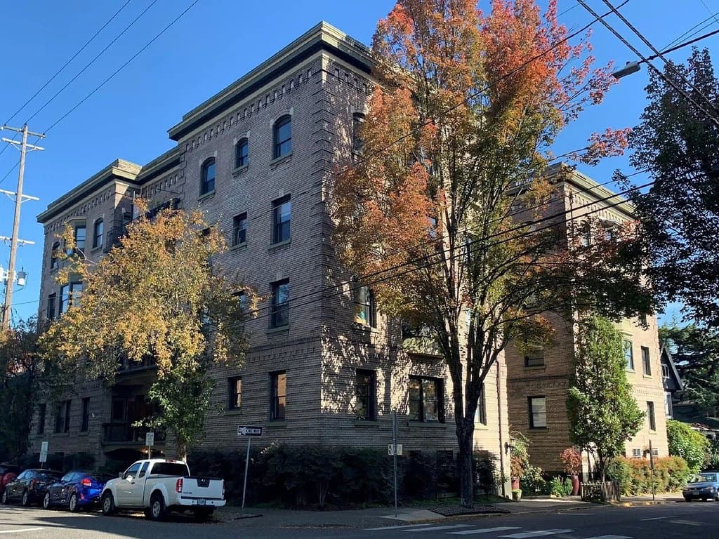Highland Court Apartments