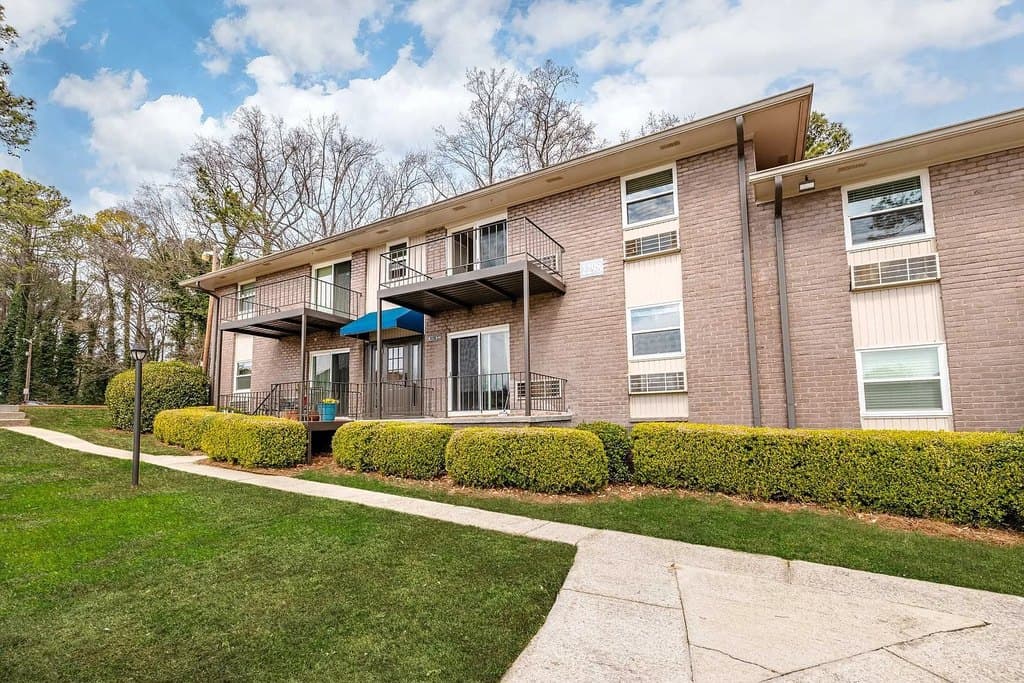 2298 Lavista RD NE