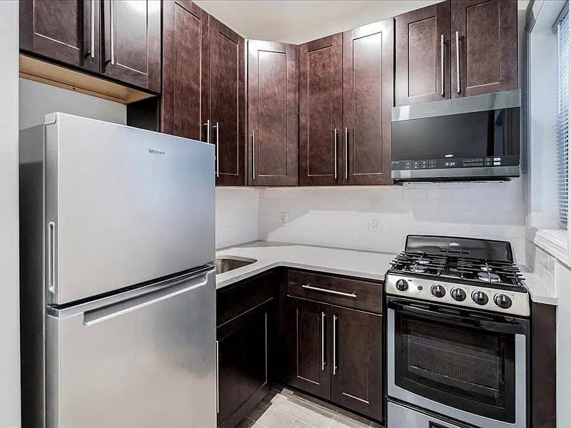 85 Van Reypen St. Apartments